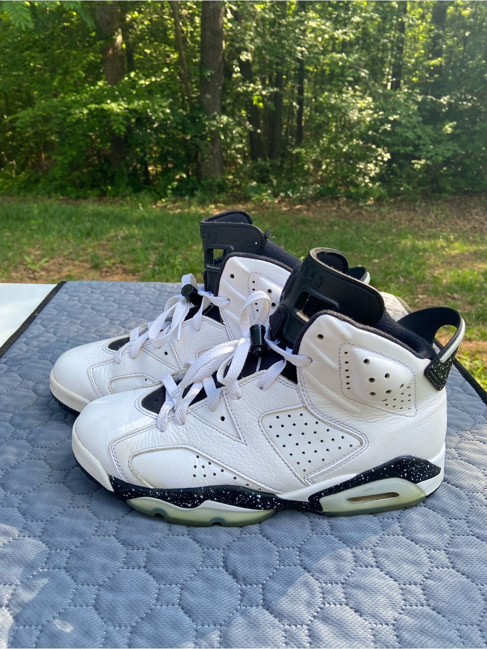 Jordan Mens White and Black High-Top Sneakers with Speckled Midsole